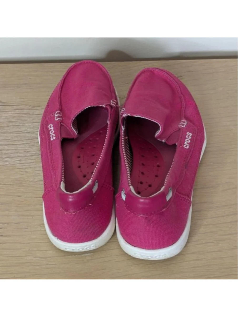 Women's Crocs Pink Canvas Loafers Size 8 with White Trim